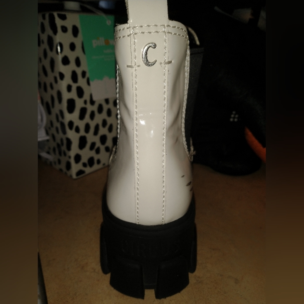 Ladies boots - Picture 3 of 6